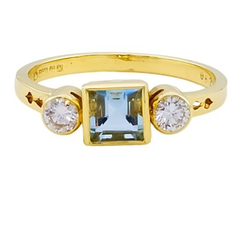 18ct gold Aquamarine / Diamond 3 stone Ring size O